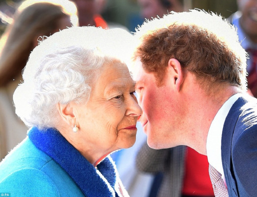 Queen Elizabeth ll  pic #777898