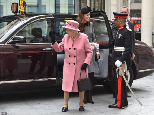 Queen Elizabeth ll  pic #1116542