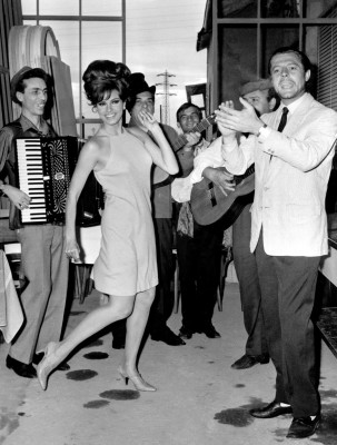 photo 25 in Raquel Welch gallery [id235464] 2010-02-15 00:00:00