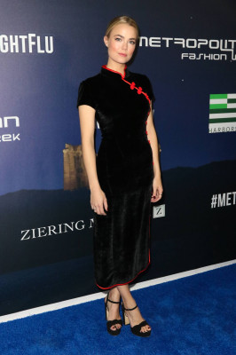 Rebecca Rittenhouse pic #1183599