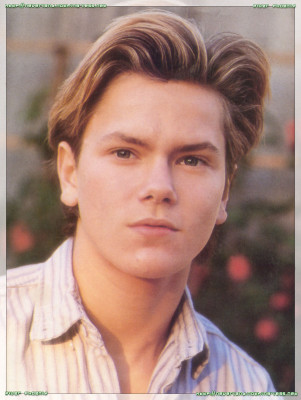 River Phoenix pic #30804