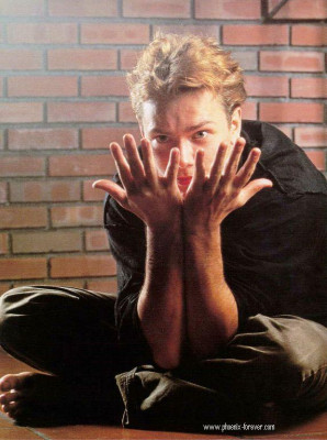 River Phoenix pic #29092