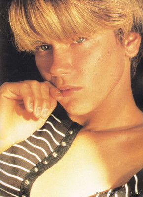 photo 10 in River Phoenix gallery [id334720] 2011-01-31 00:00:00