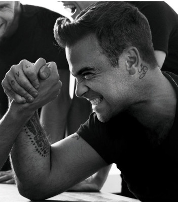 photo 22 in Robbie Williams gallery [id384968] 2011-06-10 00:00:00