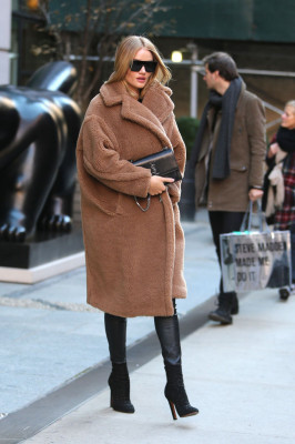 Rosie Huntington-Whitely pic #990280