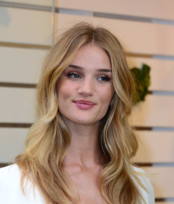 Rosie Huntington-Whitely pic #730591