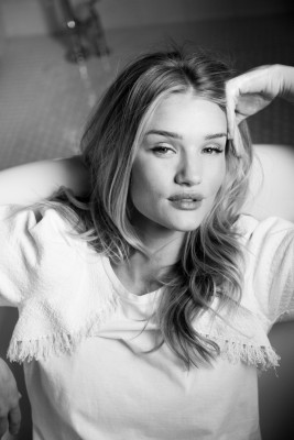 Rosie Huntington-Whitely pic #673079