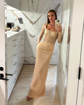 Rosie Huntington-Whitely pic #1333401