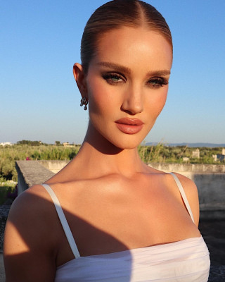 Rosie Huntington-Whitely pic #1333562