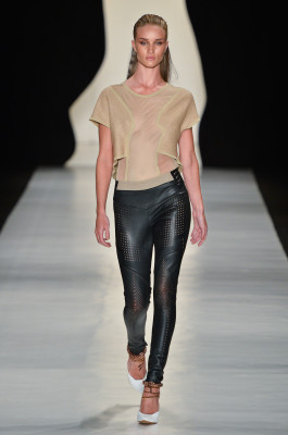 Rosie Huntington-Whitely pic #499444