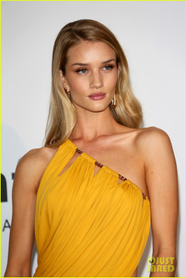 Rosie Huntington-Whitely pic #702754