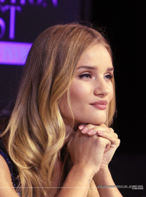 Rosie Huntington-Whitely pic #727827