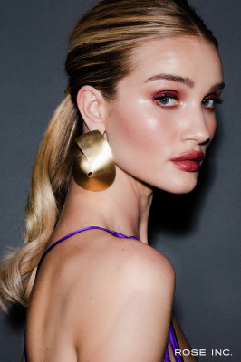 photo 5 in Rosie Huntington-Whitely gallery [id1206563] 2020-03-10 00:00:00