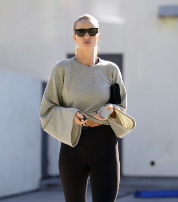 Rosie Huntington-Whitely pic #998750