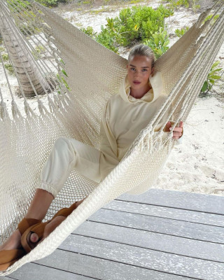 Rosie Huntington-Whitely pic #1252530