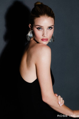 Rosie Huntington-Whitely pic #1206568