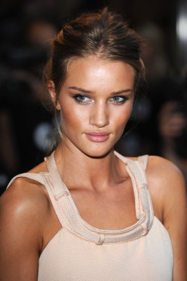 Rosie Huntington-Whitely pic #806177