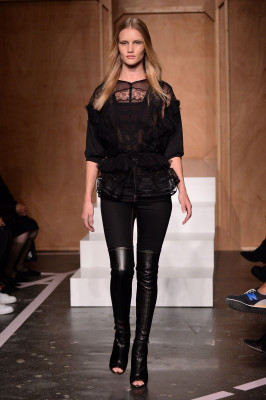 Rosie Huntington-Whitely pic #734039