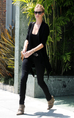 Rosie Huntington-Whitely pic #484846