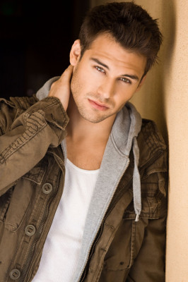Ryan Guzman pic #966021