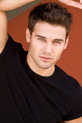 Ryan Guzman pic #966023