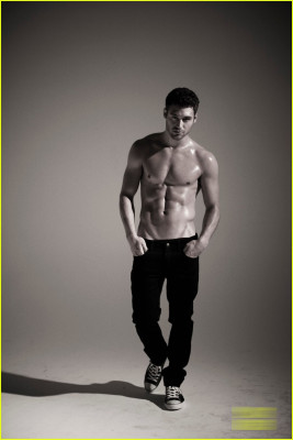 Ryan Guzman pic #522058