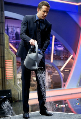 photo 29 in Ryan Reynolds gallery [id652564] 2013-12-13 00:00:00