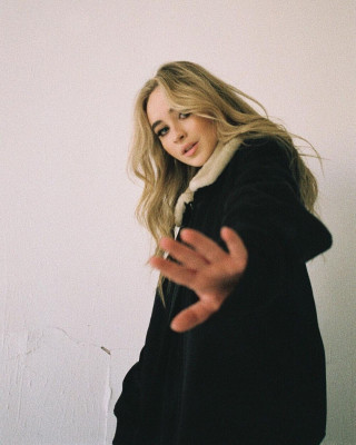 Sabrina Carpenter pic #1032941