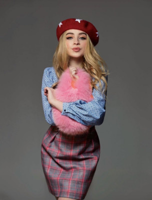 Sabrina Carpenter pic #1032967