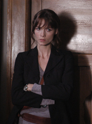 Saffron Burrows pic #102088