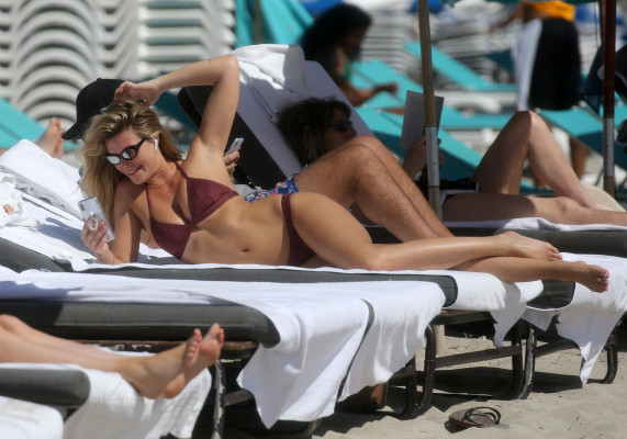 Samantha Hoopes pic #1022064