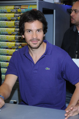 photo 19 in Santiago Cabrera gallery [id596357] 2013-04-23 00:00:00