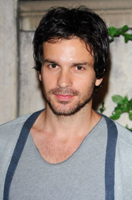 photo 5 in Santiago Cabrera gallery [id596371] 2013-04-23 00:00:00