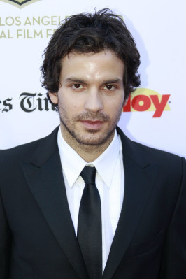 photo 8 in Santiago Cabrera gallery [id596368] 2013-04-23 00:00:00