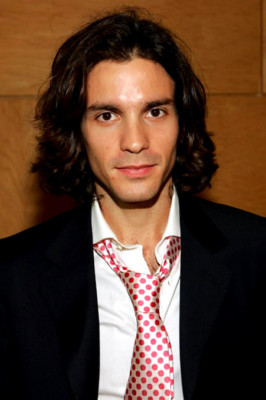 photo 4 in Santiago Cabrera gallery [id118617] 2008-12-03 00:00:00