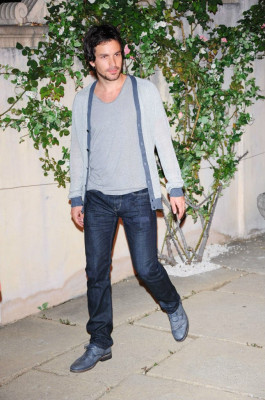 photo 12 in Santiago Cabrera gallery [id596364] 2013-04-23 00:00:00
