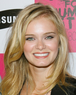 photo 9 in Sara Paxton gallery [id226229] 2010-01-15 00:00:00