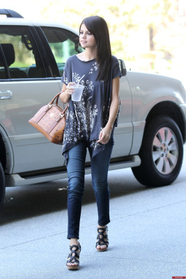 Selena Gomez pic #409582