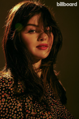 Selena Gomez pic #1243453