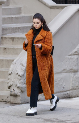 Selena Gomez pic #1249060