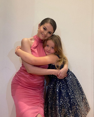 Selena Gomez pic #1301439