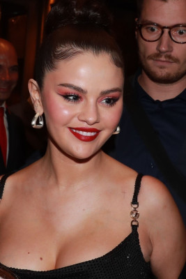 Selena Gomez pic #1343733