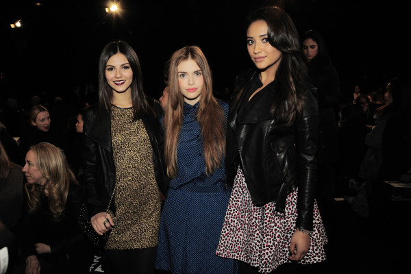 Shay Mitchell pic #576264