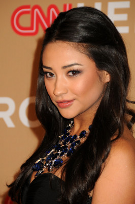 Shay Mitchell pic #480912