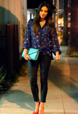 Shay Mitchell pic #773256