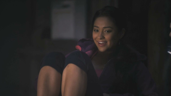 Shay Mitchell pic #771035