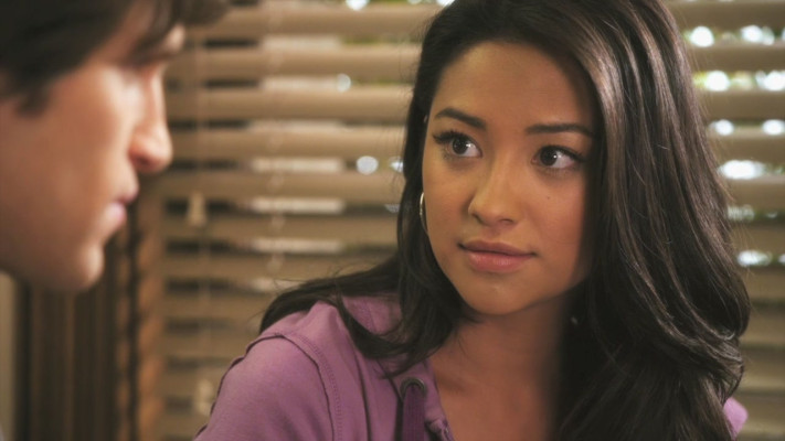 Shay Mitchell pic #779421