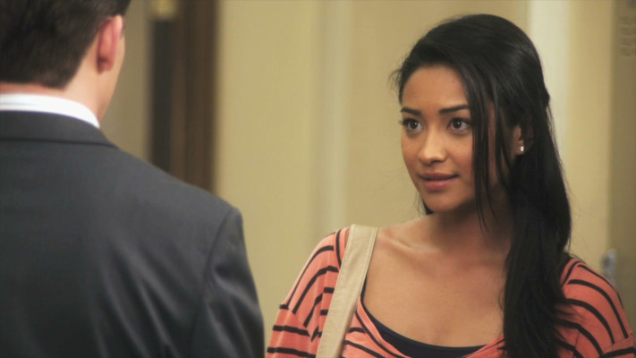 Shay Mitchell pic #787147