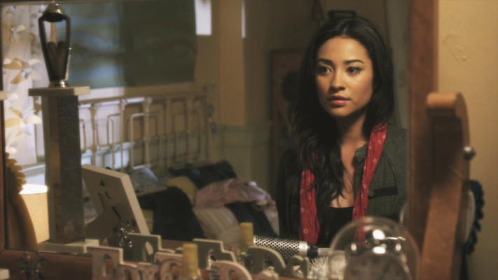 Shay Mitchell pic #787144