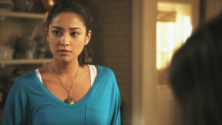 Shay Mitchell pic #781654